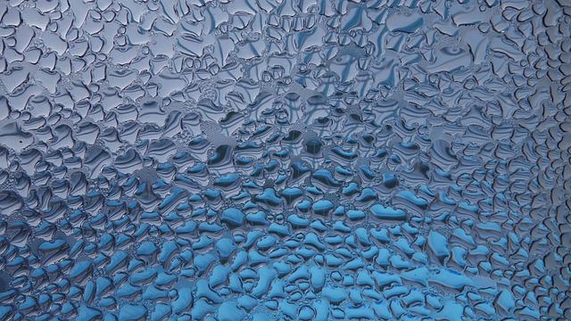 Eine Glasplatte mit Wassertropfen als Symbol.