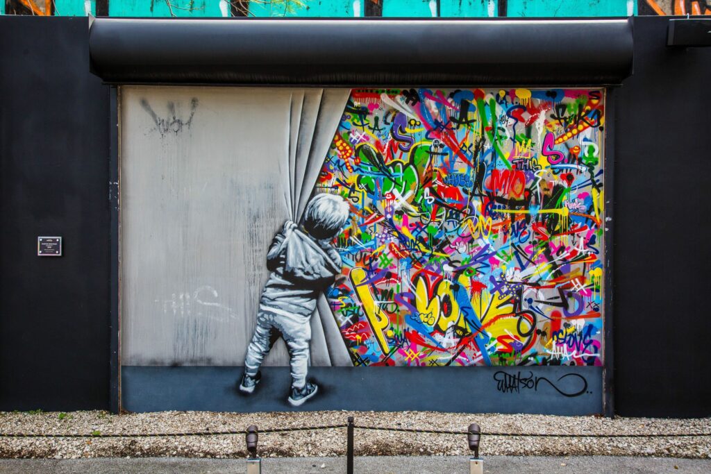 Street-Art-Wandmalereien breiten sich weltweit aus und verwandeln städtische Räume in Freiluftgalerien.