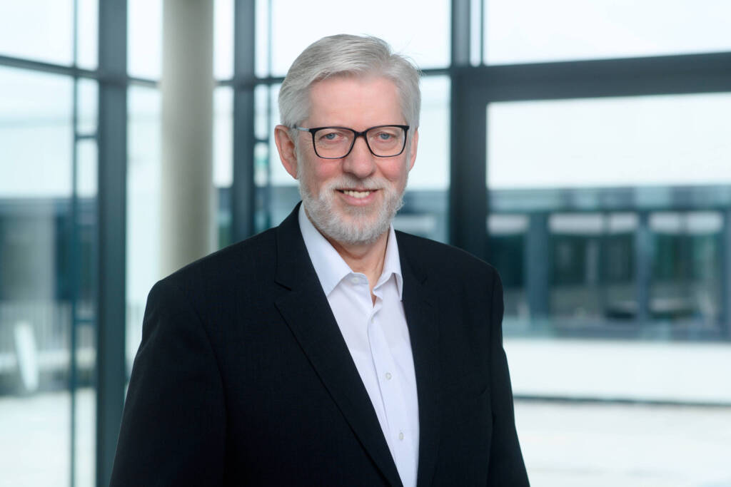 Dr. Franz Richter wurde zum Vorstandsvorsitzenden von Hoenle ernannt.