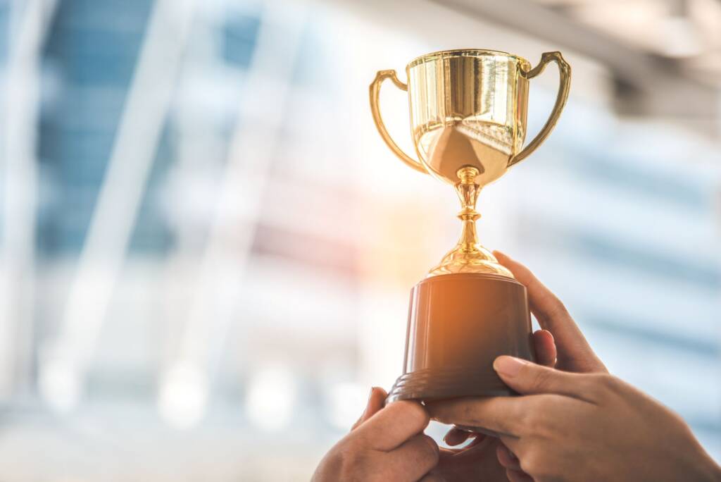 Der Best Managed Companies Award 2026 wurde im Palmengarten Frankfurt an die Remmers GmbH und die CHT Group verliehen.