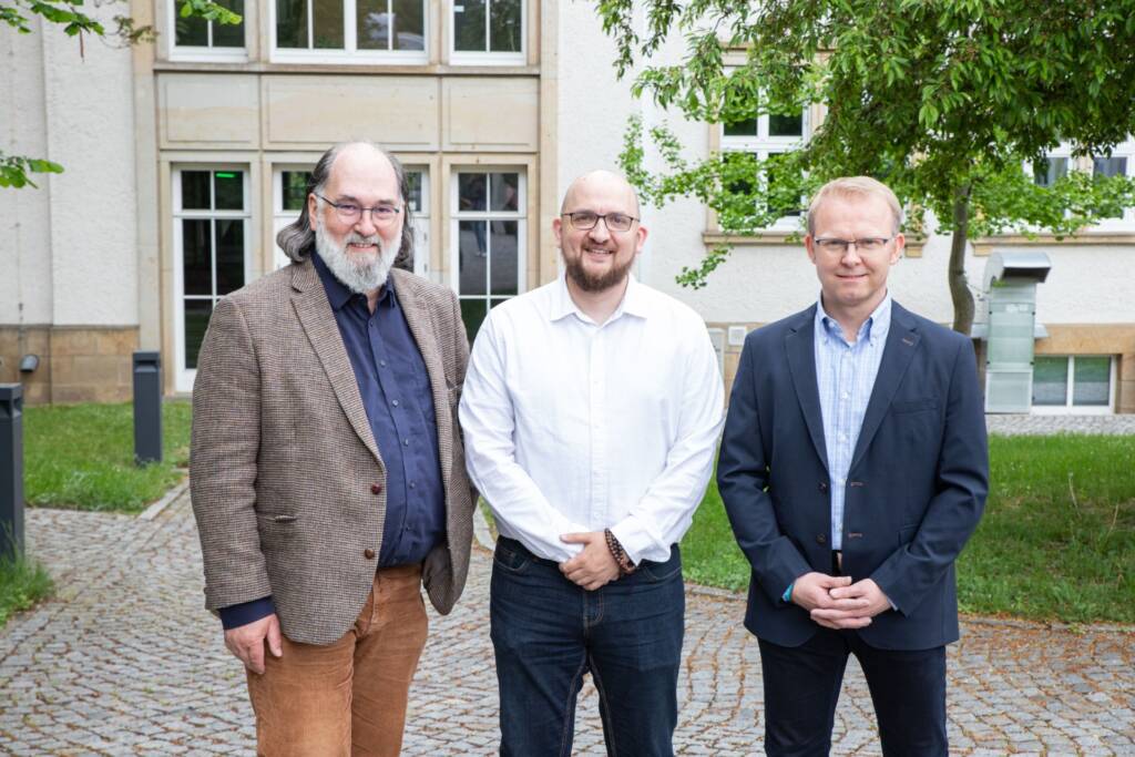 Von links nach rechts: Institutsleiter Prof. Steffen Tobisch, Forschungskoordinator Dr. Andreas Fischer und Transferkoordinator Marco Mäbert.